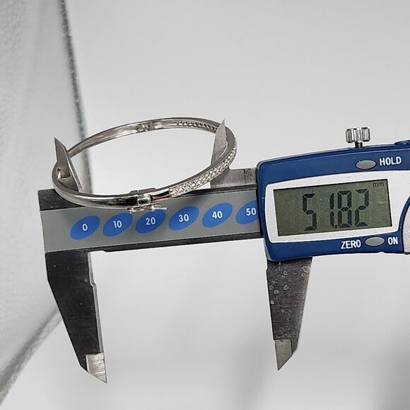 Elegant 14k White Gold Diamonds Bangle Bracelet - Picture 11 of 11